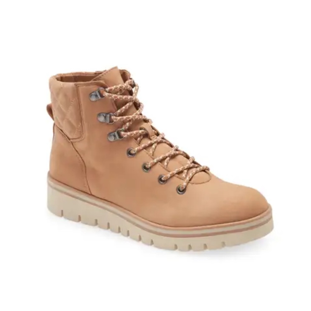 Caslon Size 9 Hanley Water Resistant Lace-Up Bootie